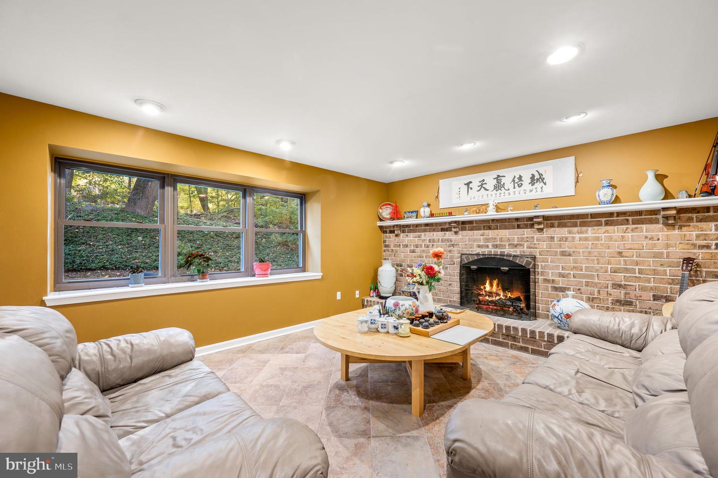 708 Bridgeview Rd