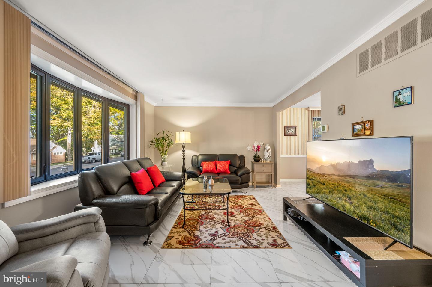 708 Bridgeview Rd