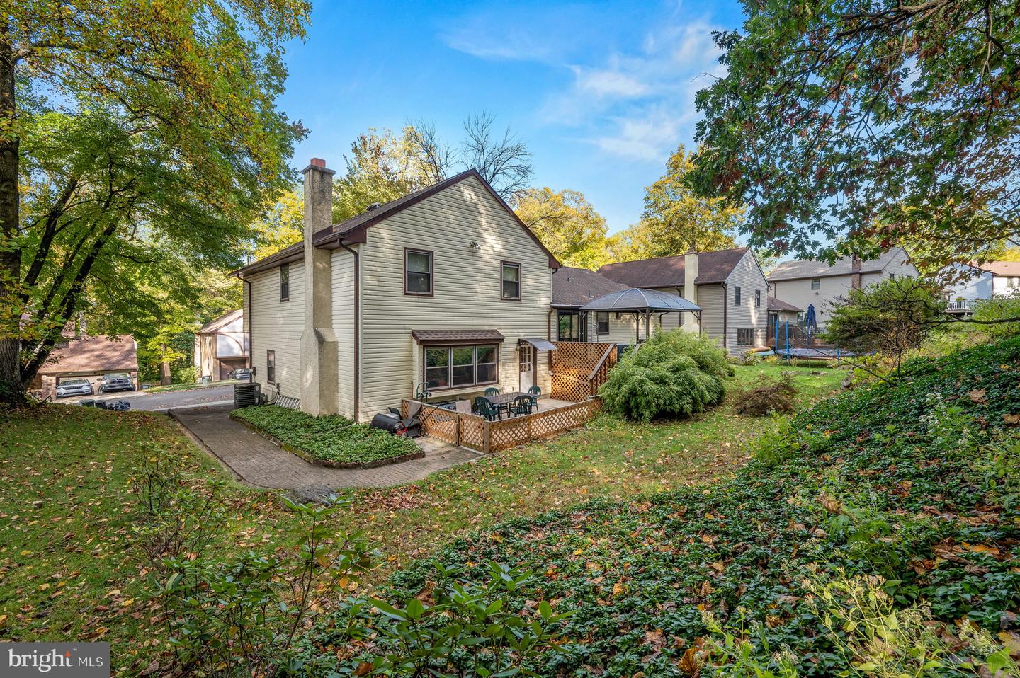 708 Bridgeview Rd