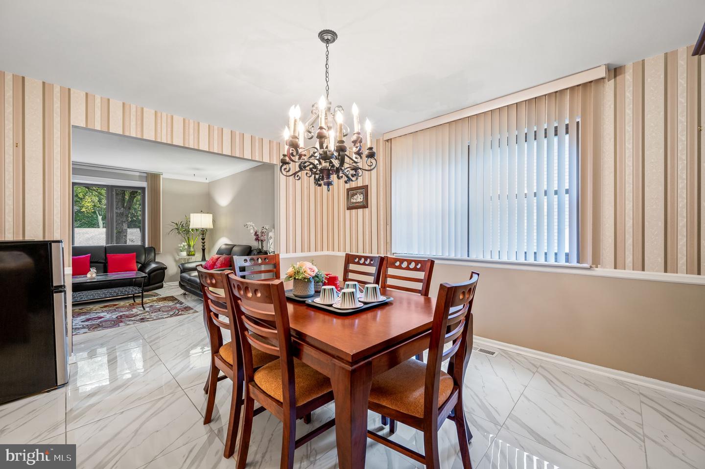 708 Bridgeview Rd