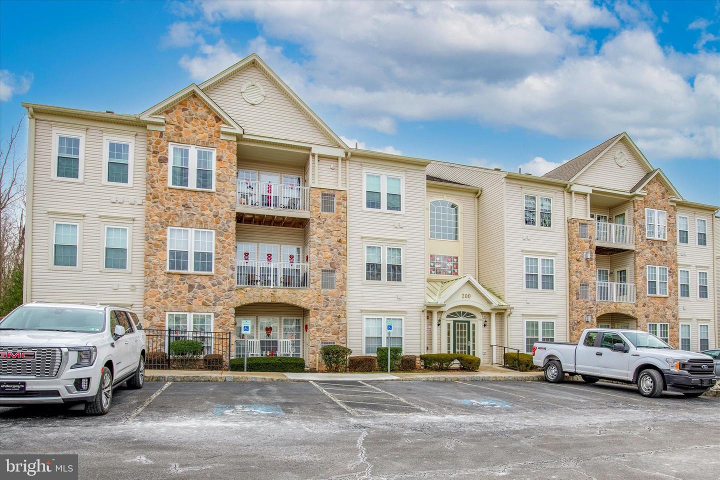 200 Evodia Cir #303