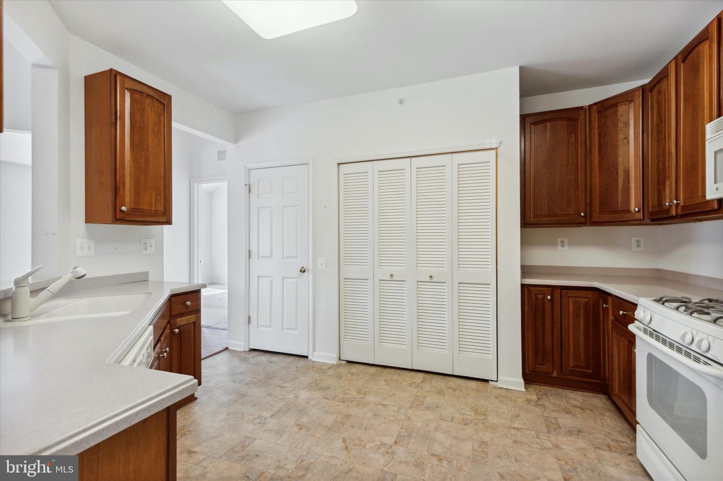 200 Evodia Cir #303