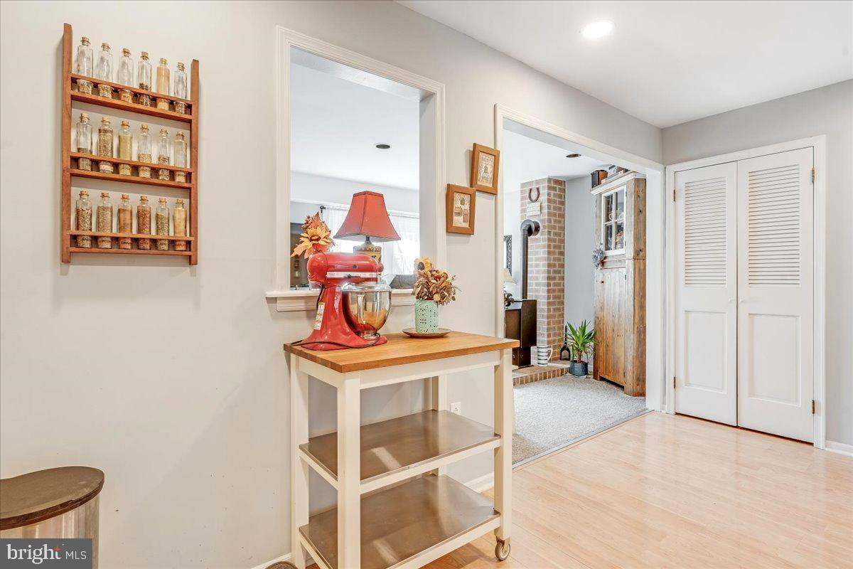 54 Stonegate Rd