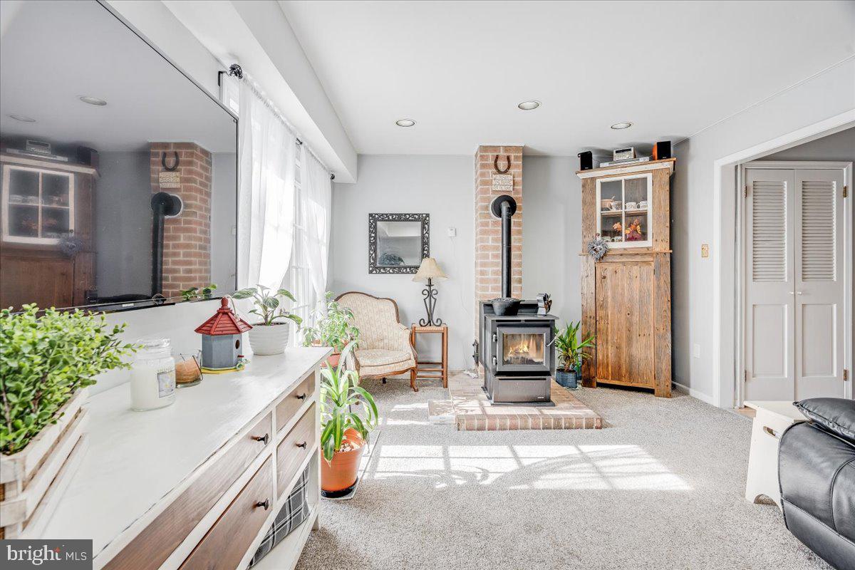 54 Stonegate Rd