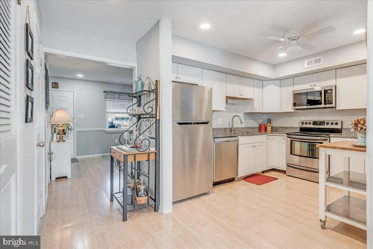 54 Stonegate Rd