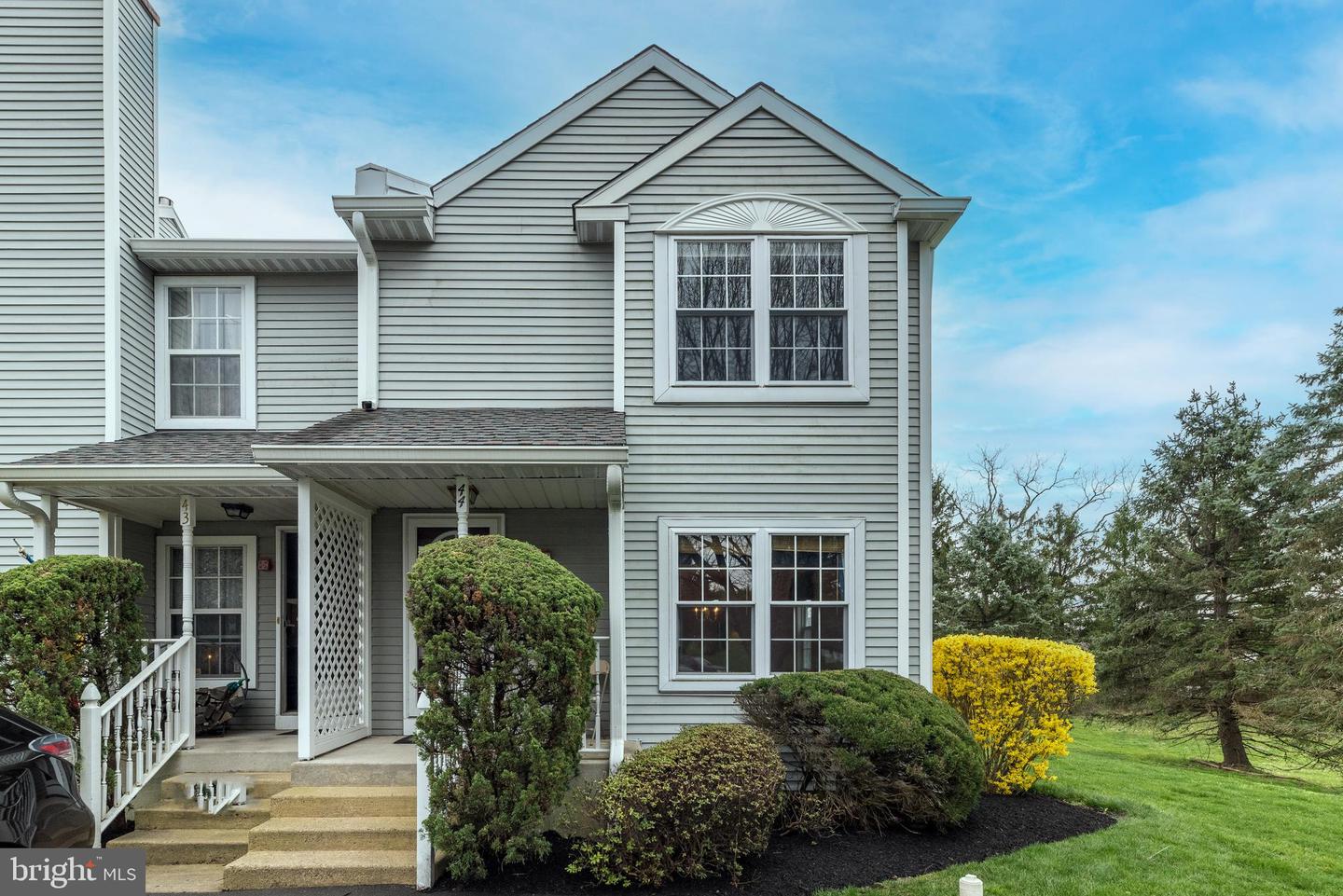44 Violet Ln