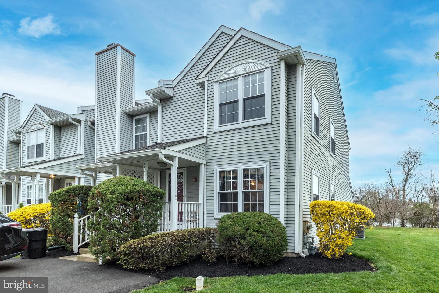 44 Violet Ln