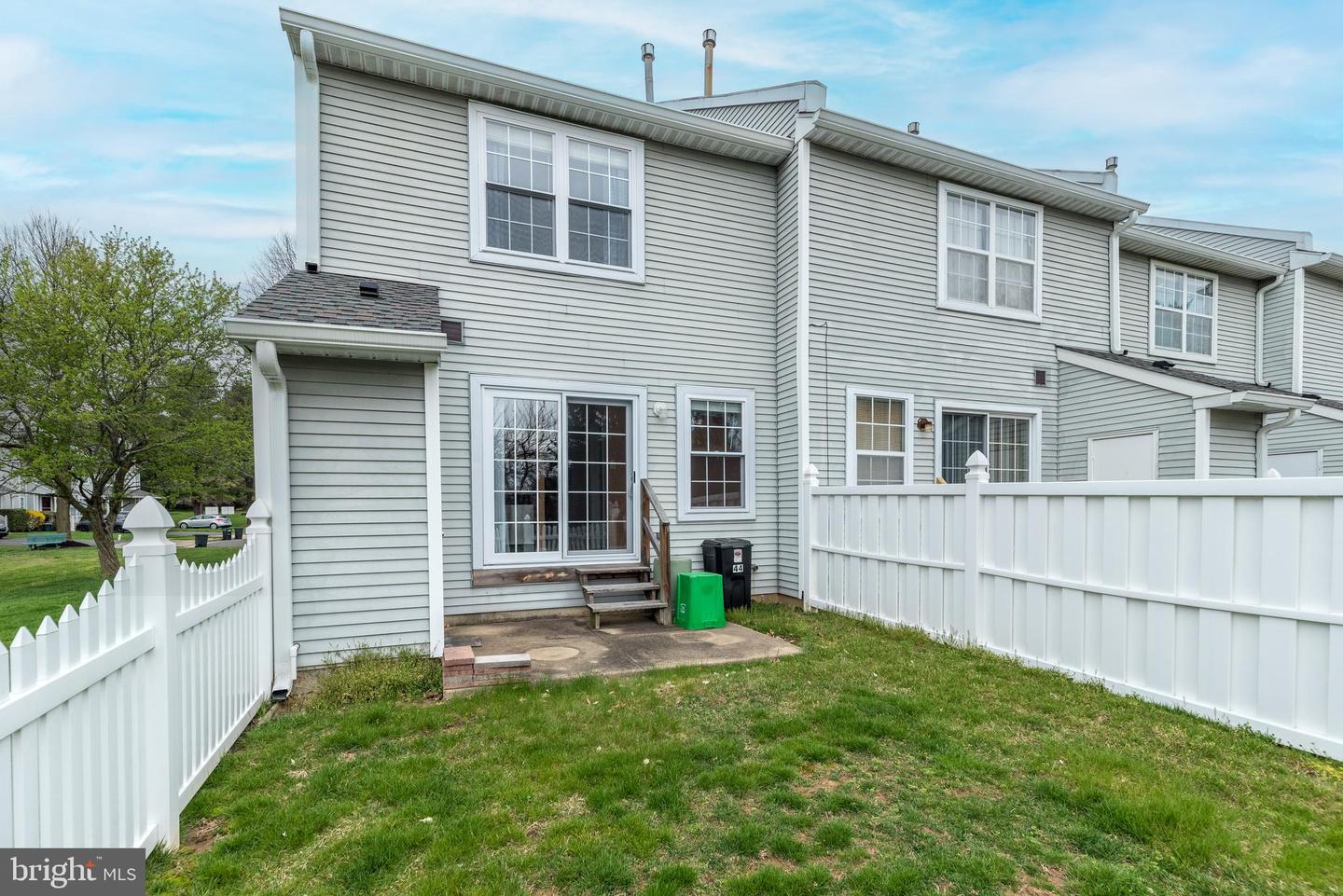44 Violet Ln