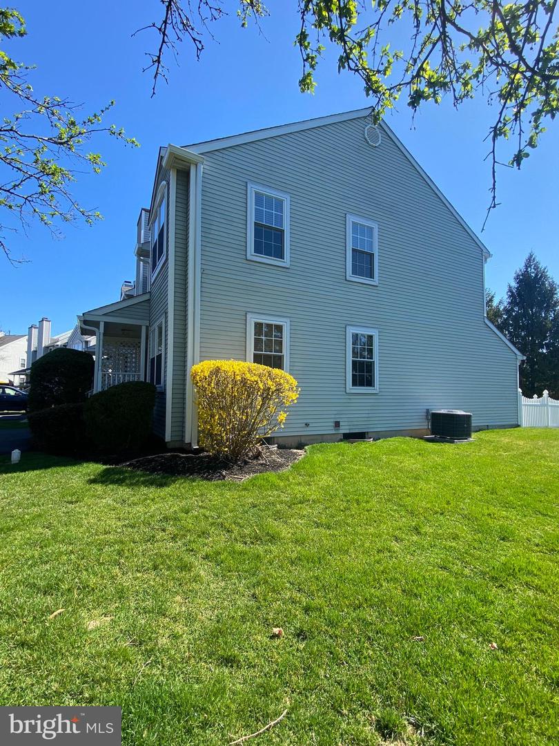44 Violet Ln
