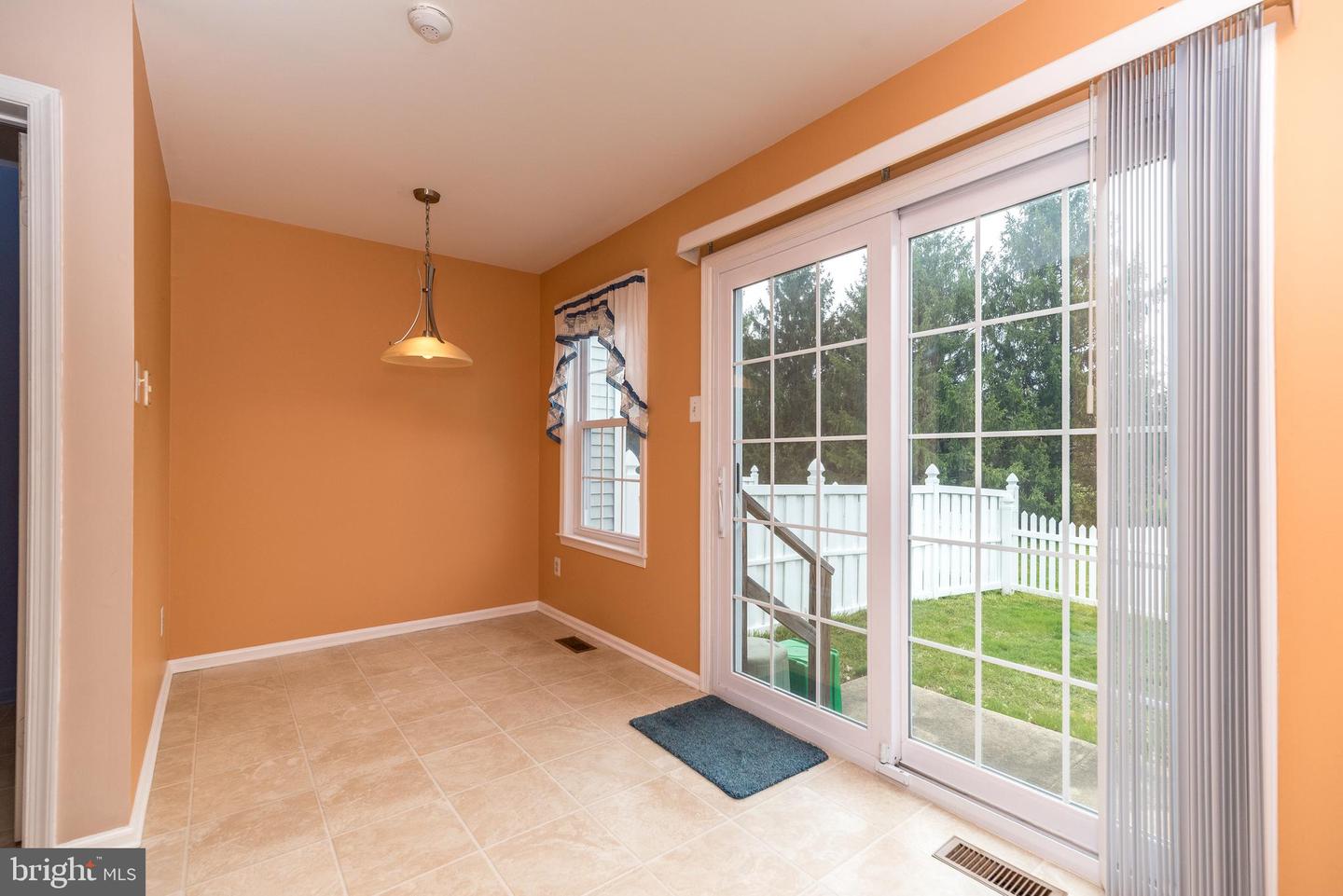 44 Violet Ln