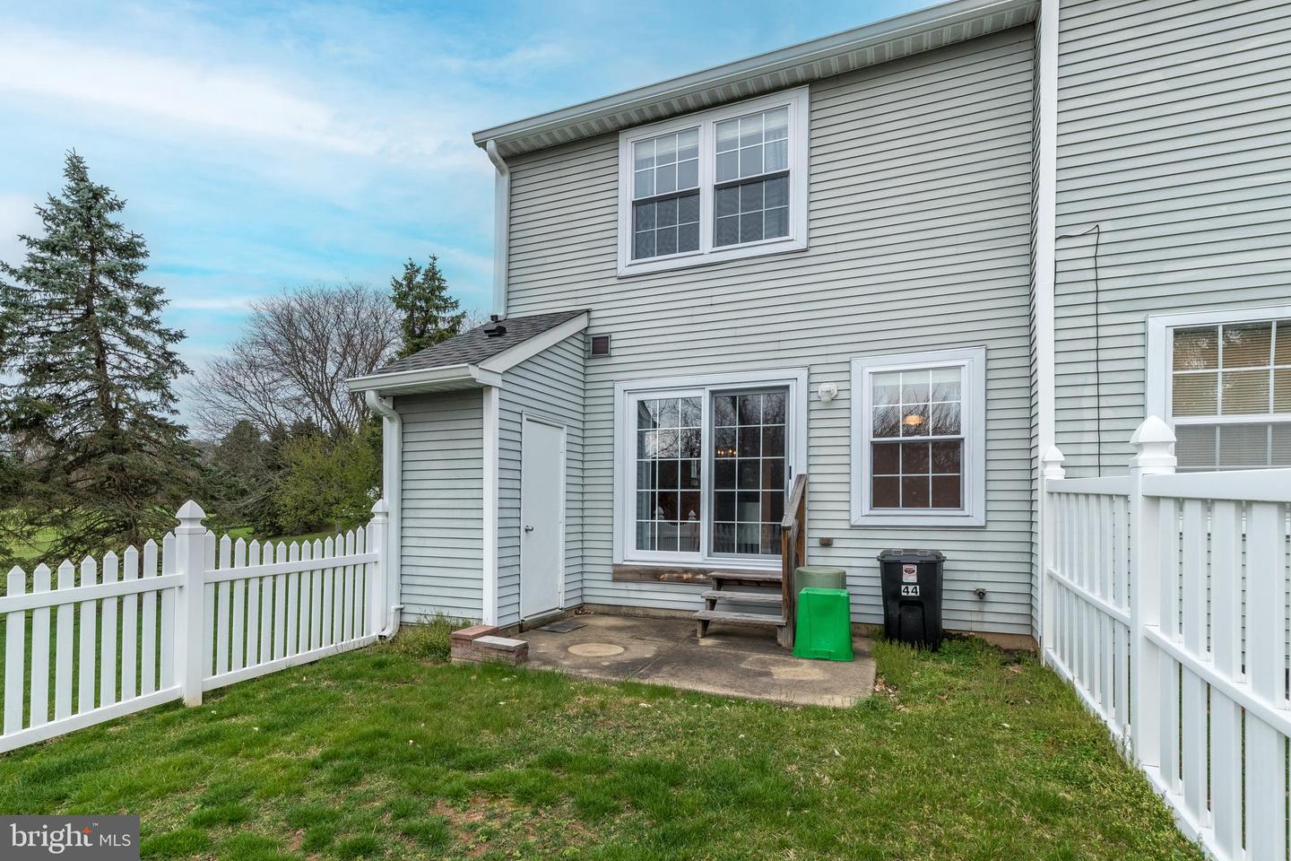 44 Violet Ln