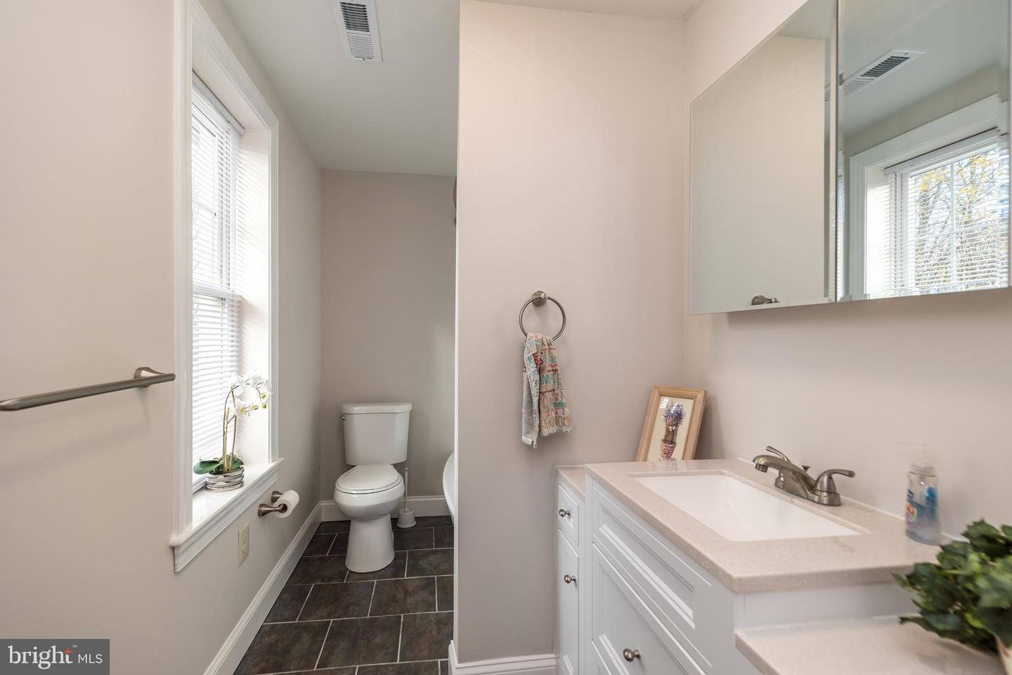 728 Hilltown Pike