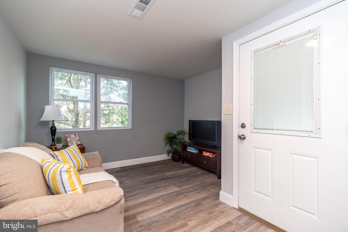728 Hilltown Pike