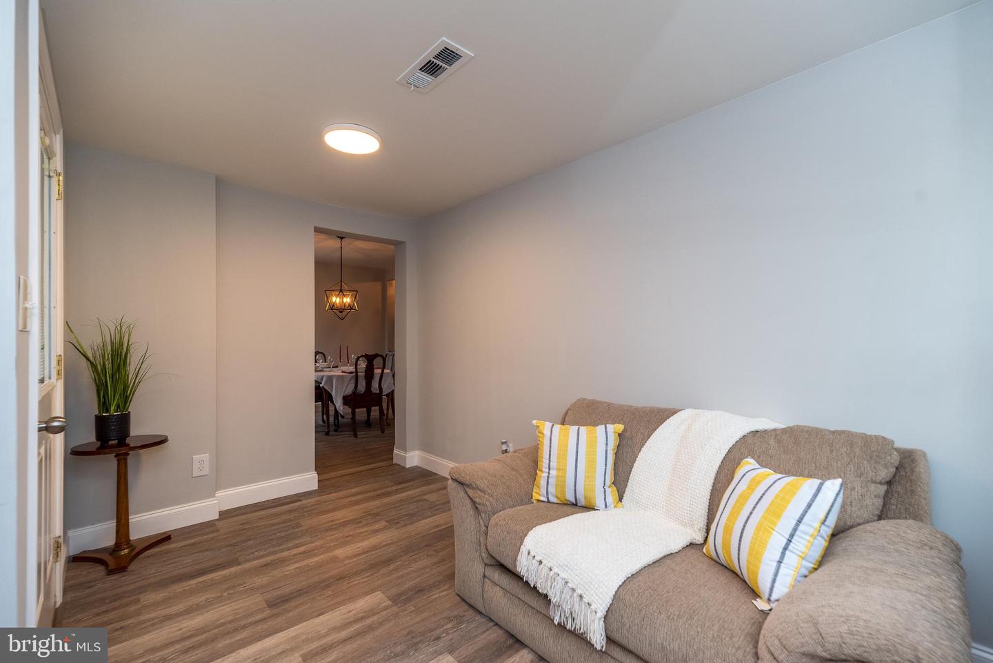 728 Hilltown Pike