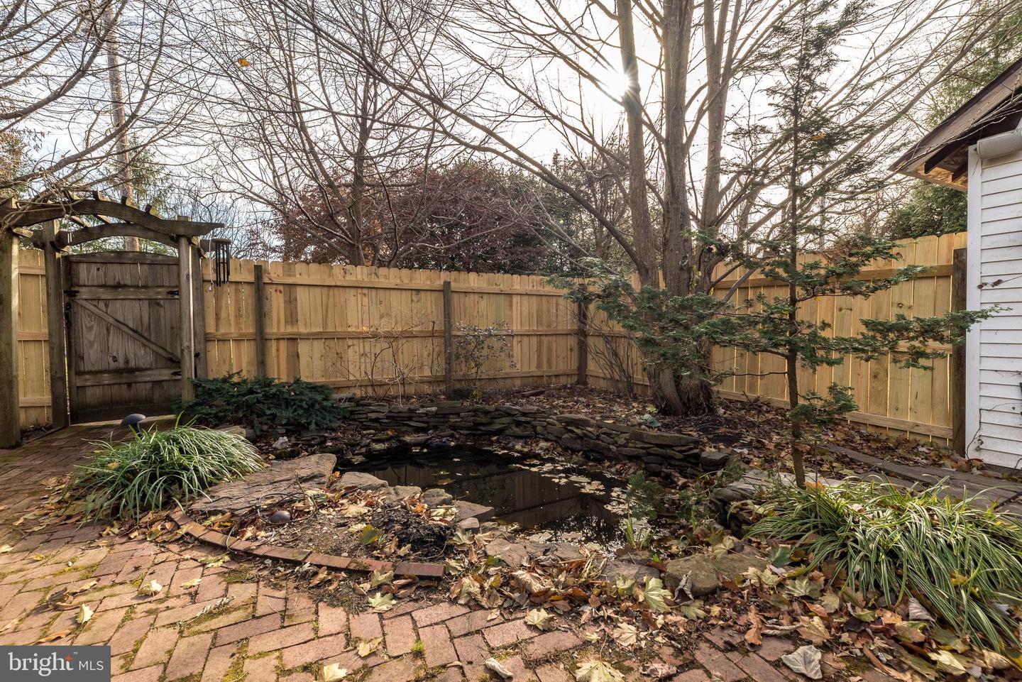 728 Hilltown Pike