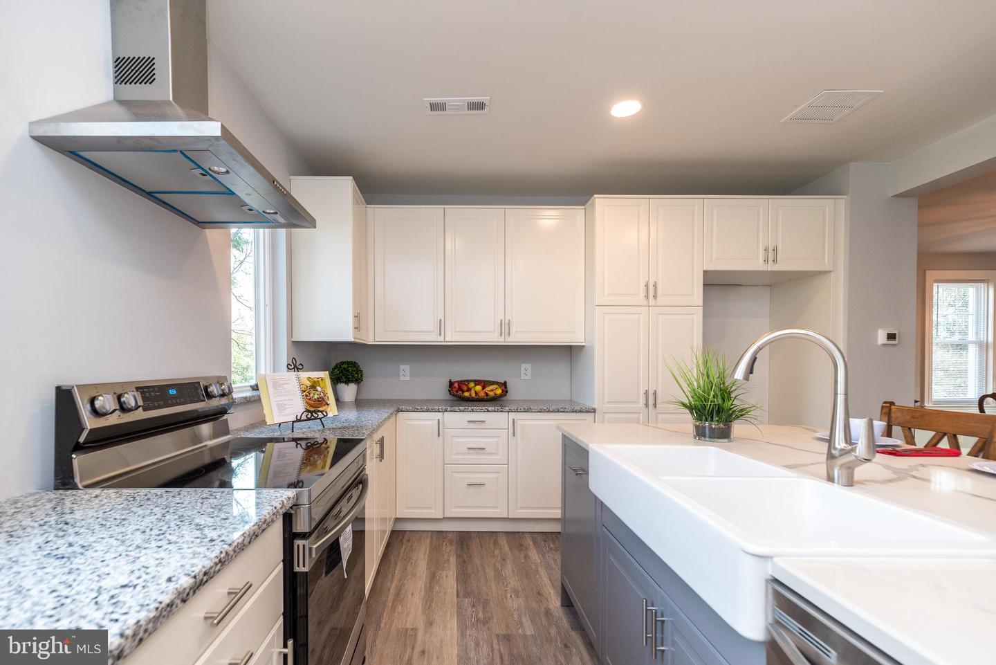 728 Hilltown Pike
