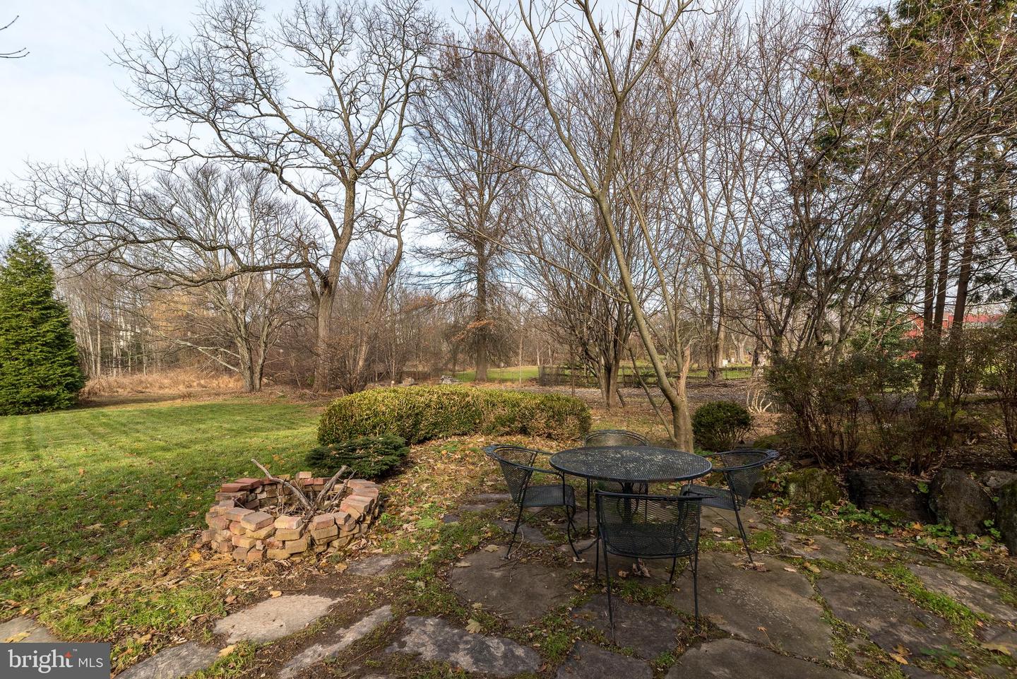 728 Hilltown Pike