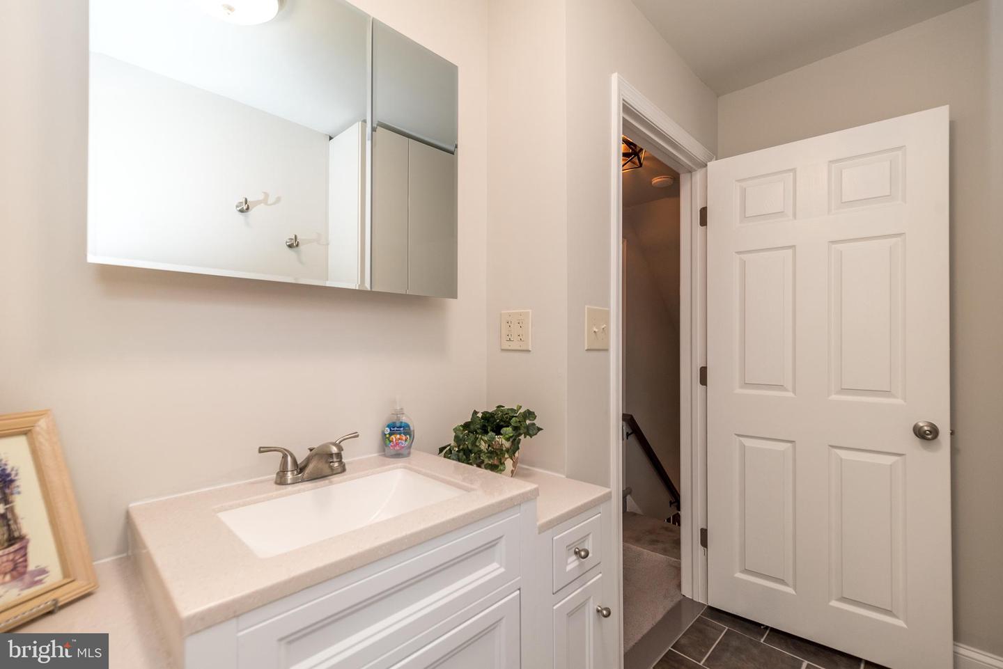 728 Hilltown Pike