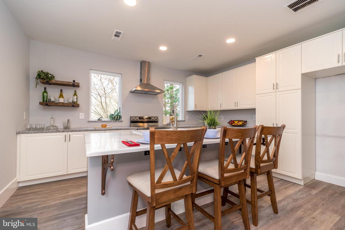 728 Hilltown Pike