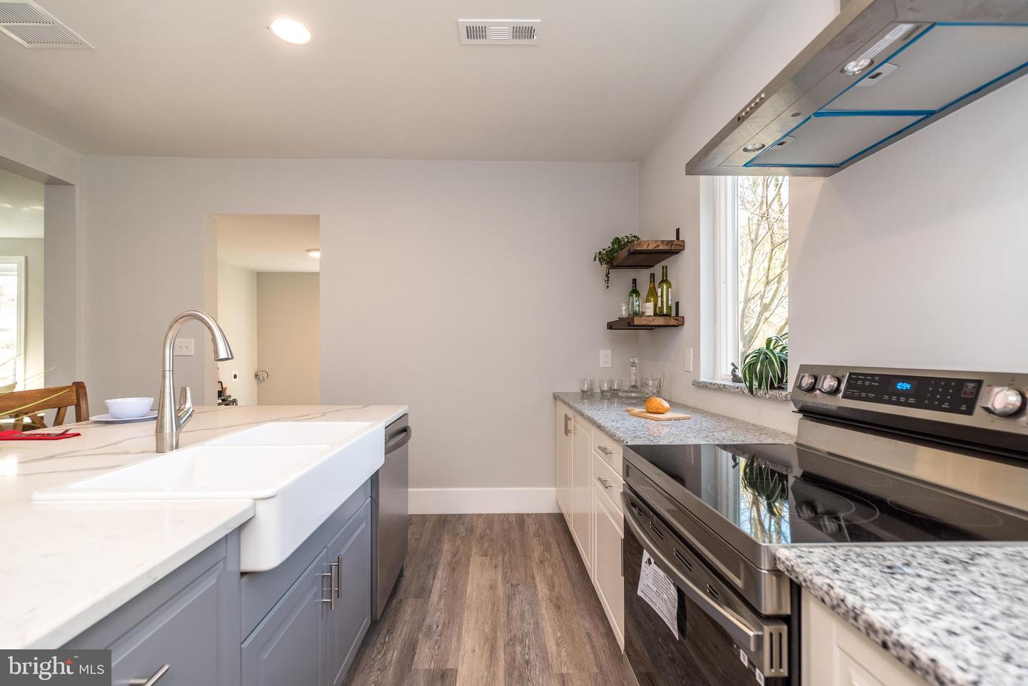 728 Hilltown Pike