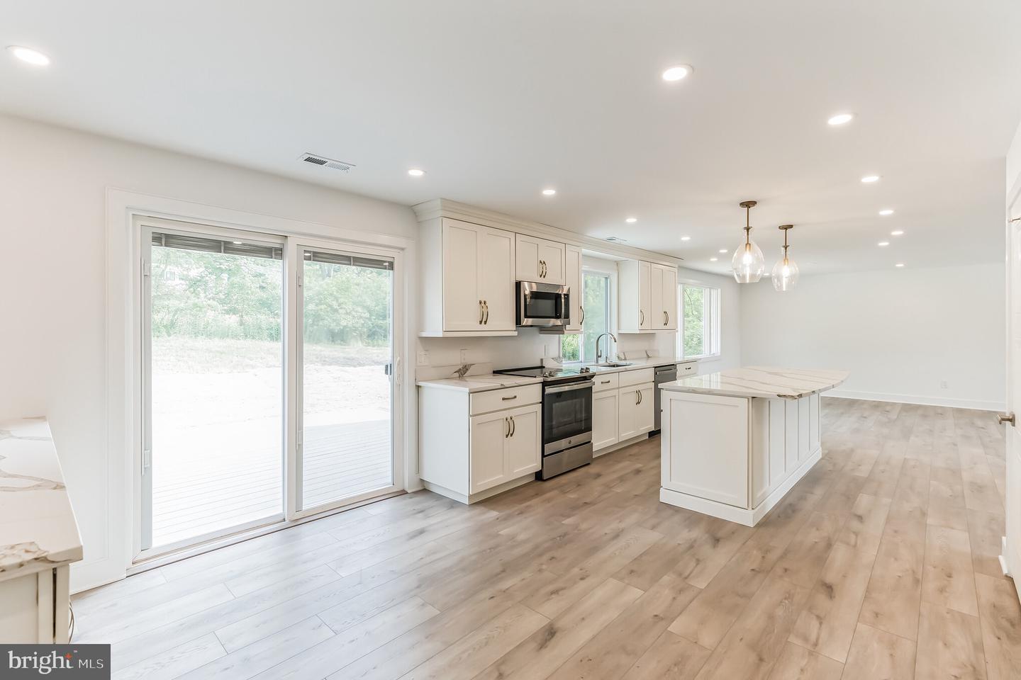 718 Church Rd