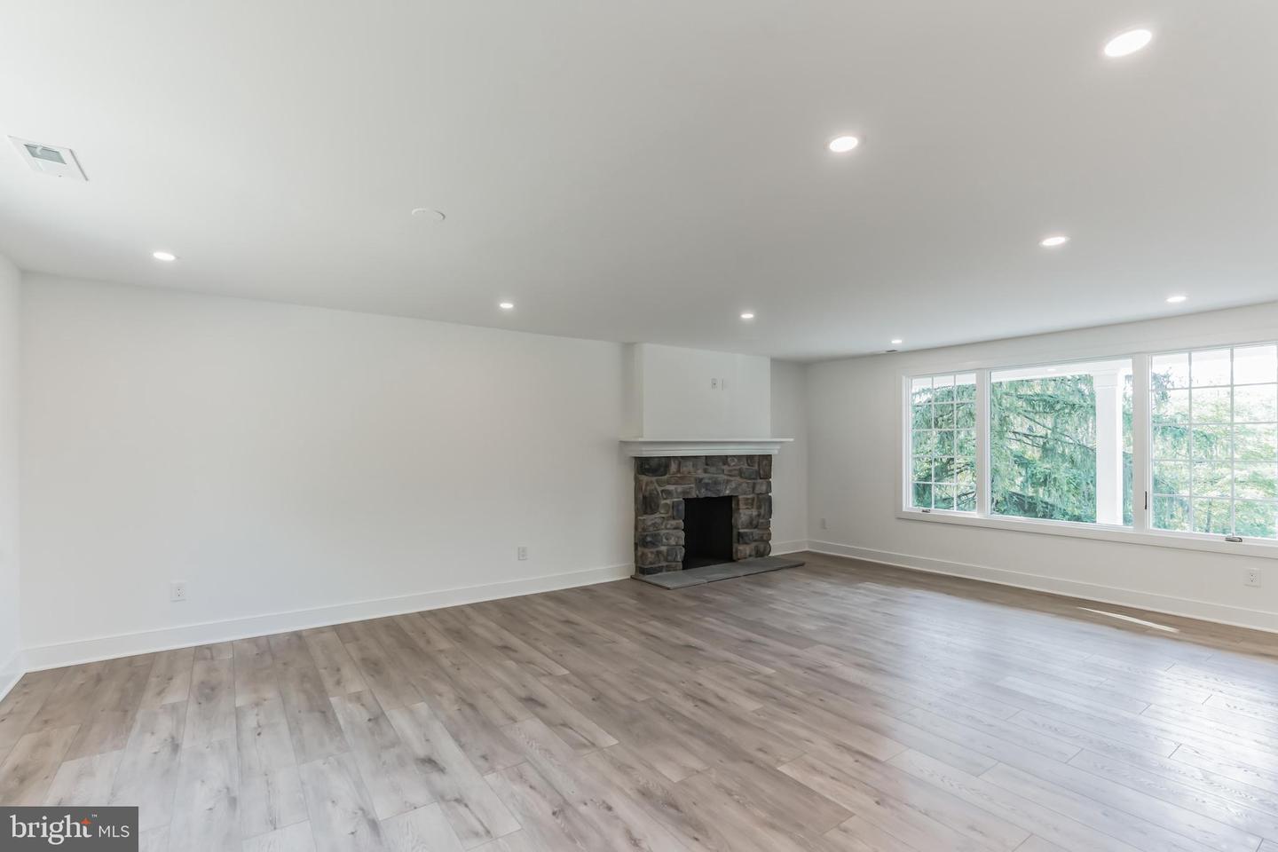 718 Church Rd