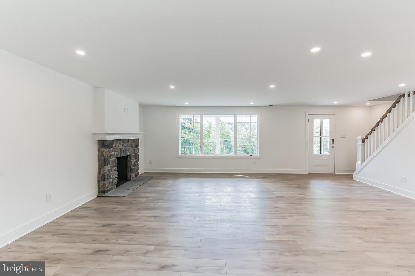 718 Church Rd