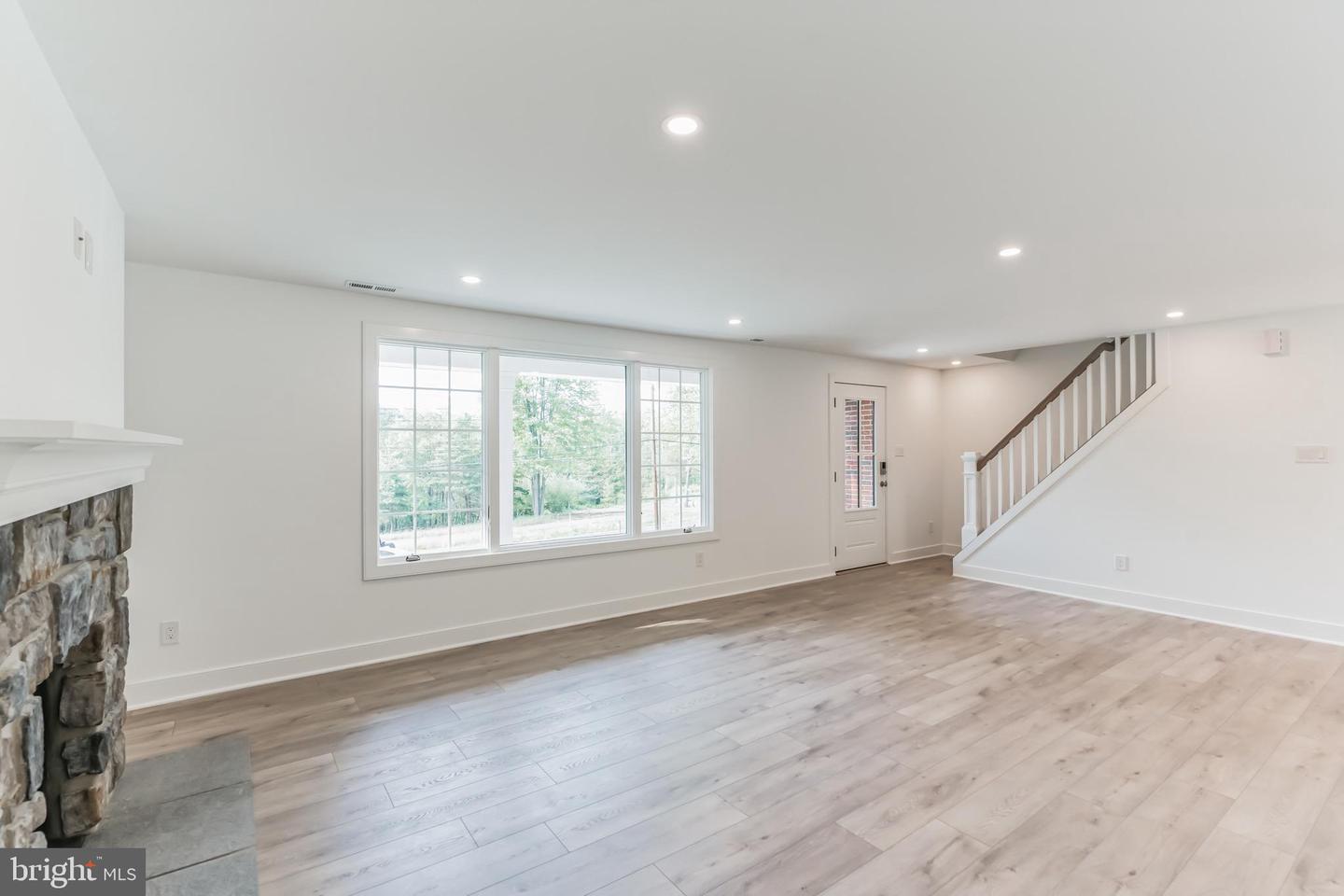 718 Church Rd