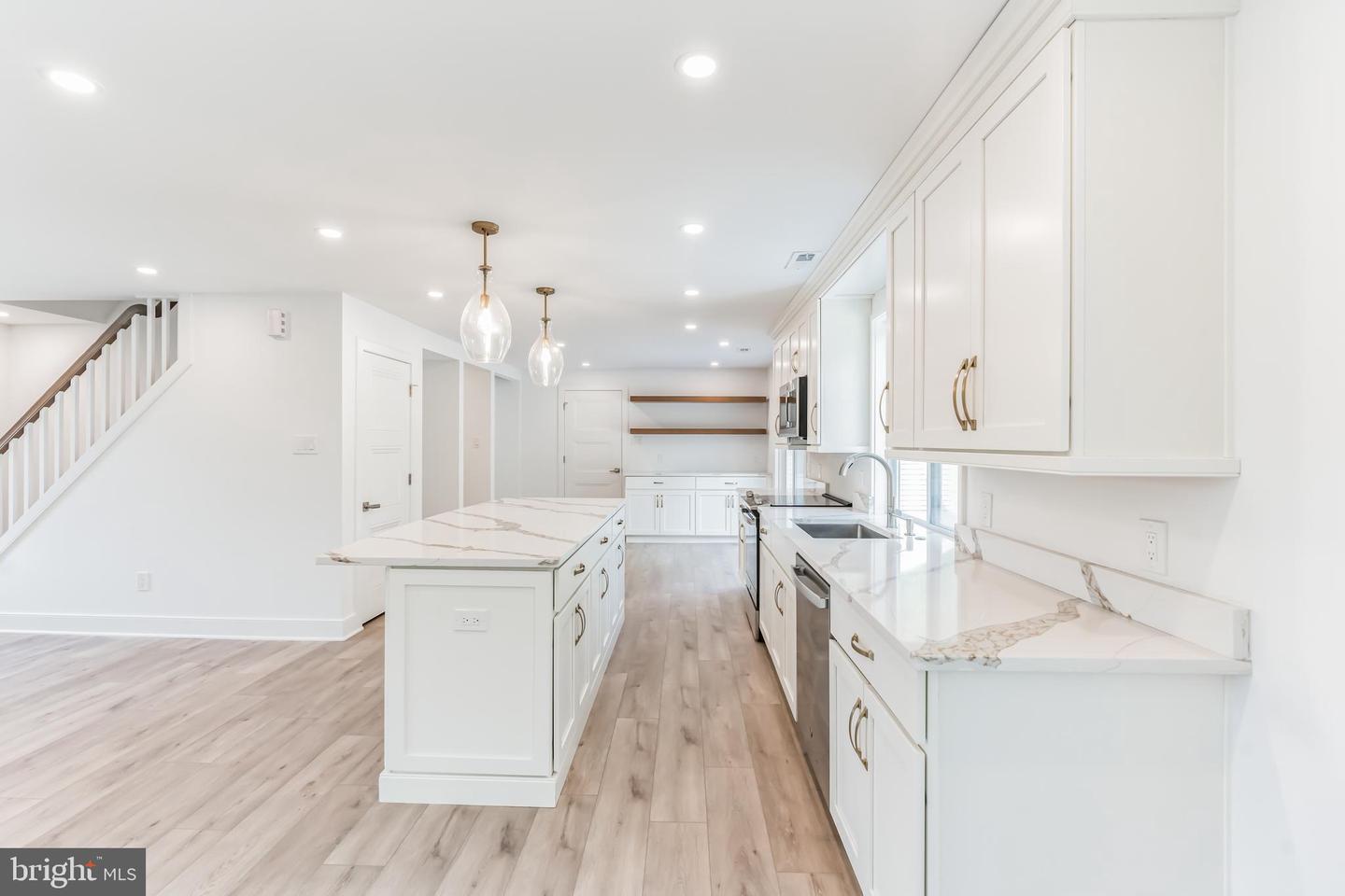 718 Church Rd