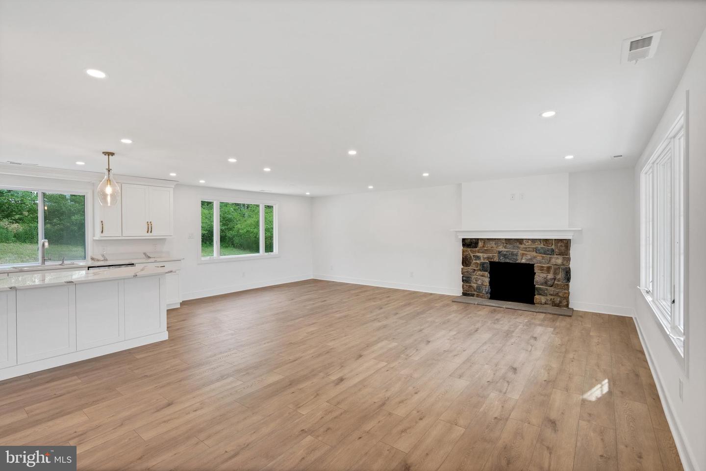 718 Church Rd
