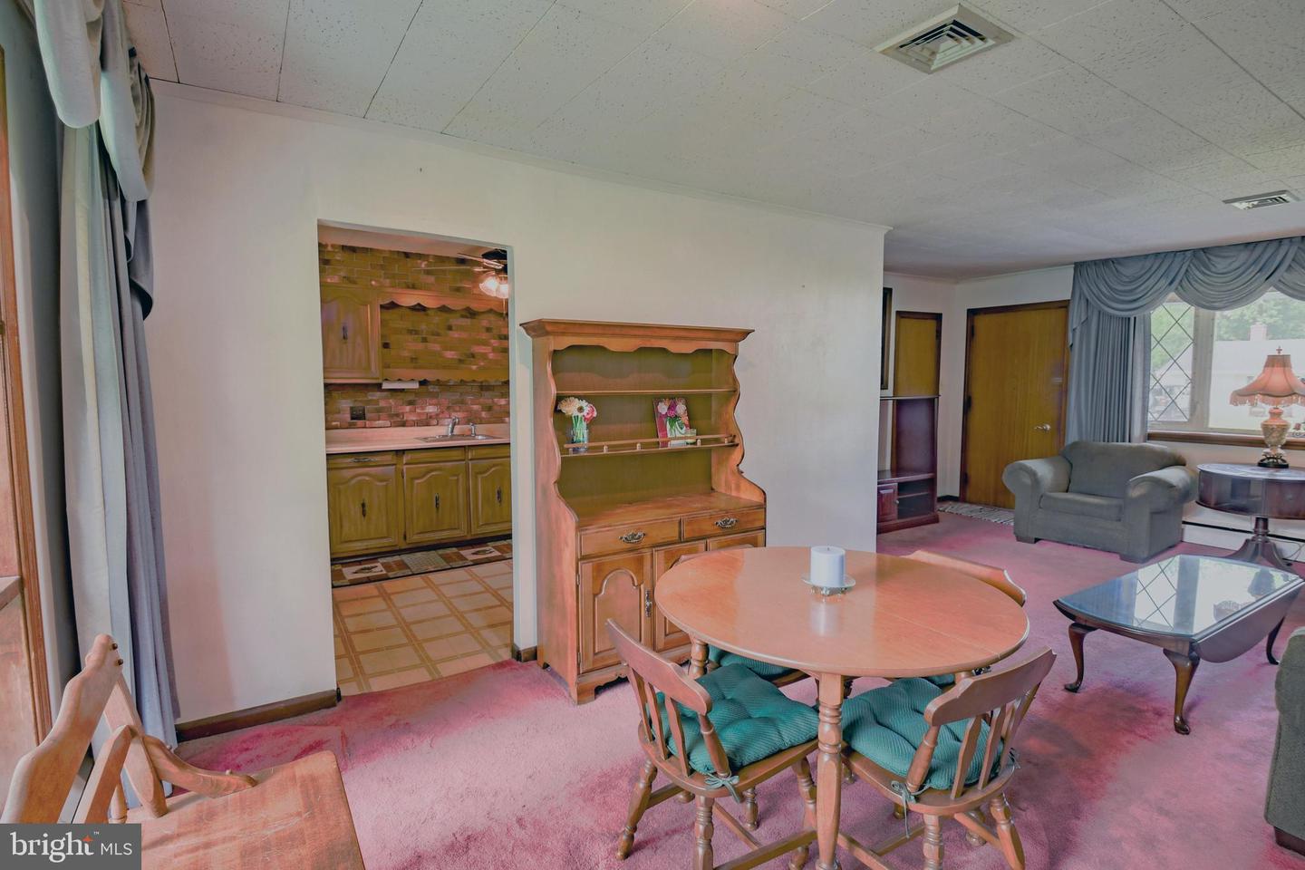 1011 Rozel Ave