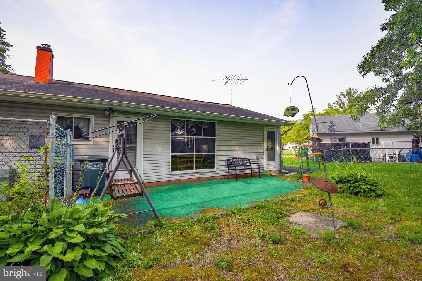 1011 Rozel Ave