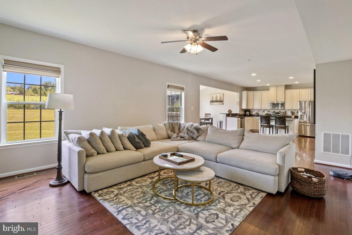 2904 Maggie Way