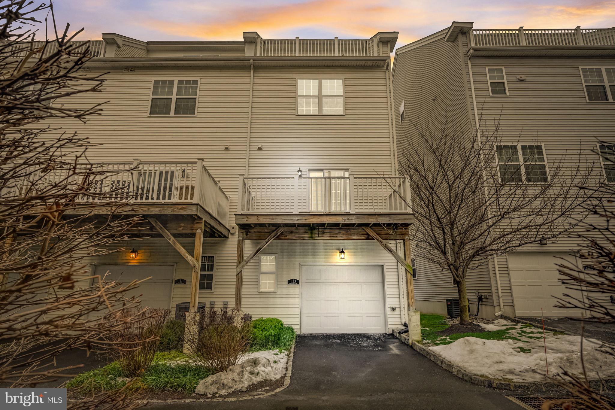 133 Equestrian Row