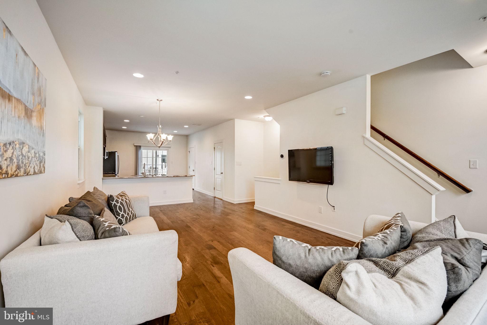 133 Equestrian Row