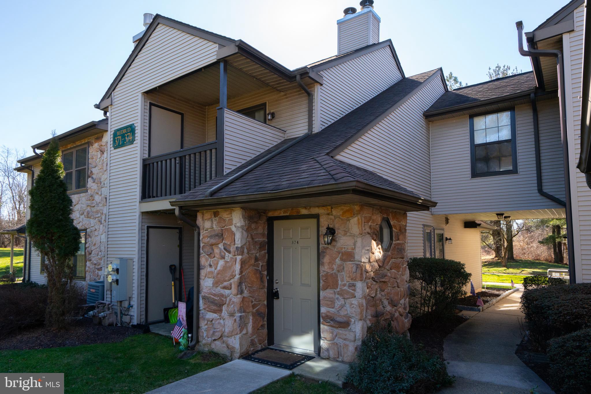 374 Redbud Ct #374