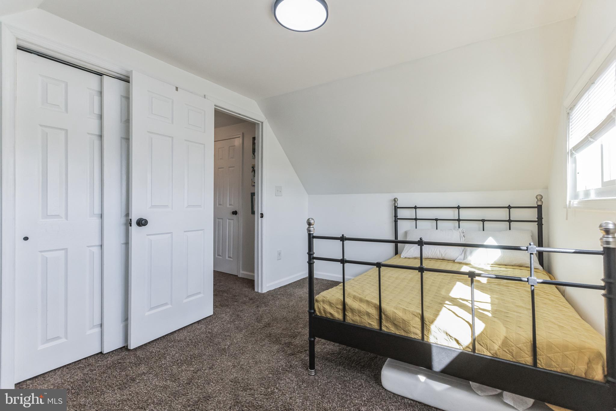 15 Ridge Ln