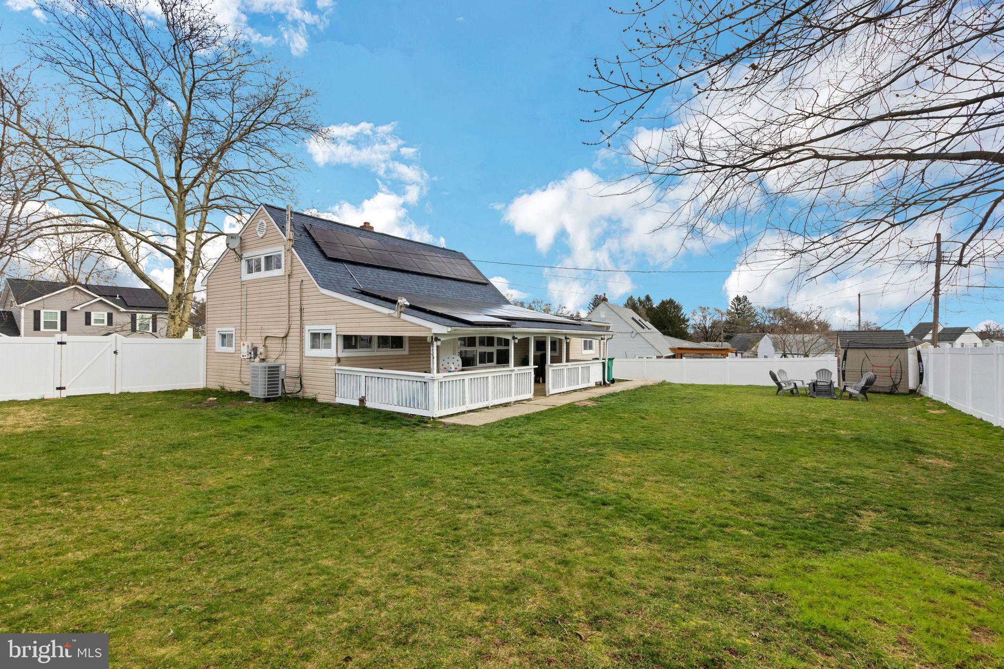 15 Ridge Ln