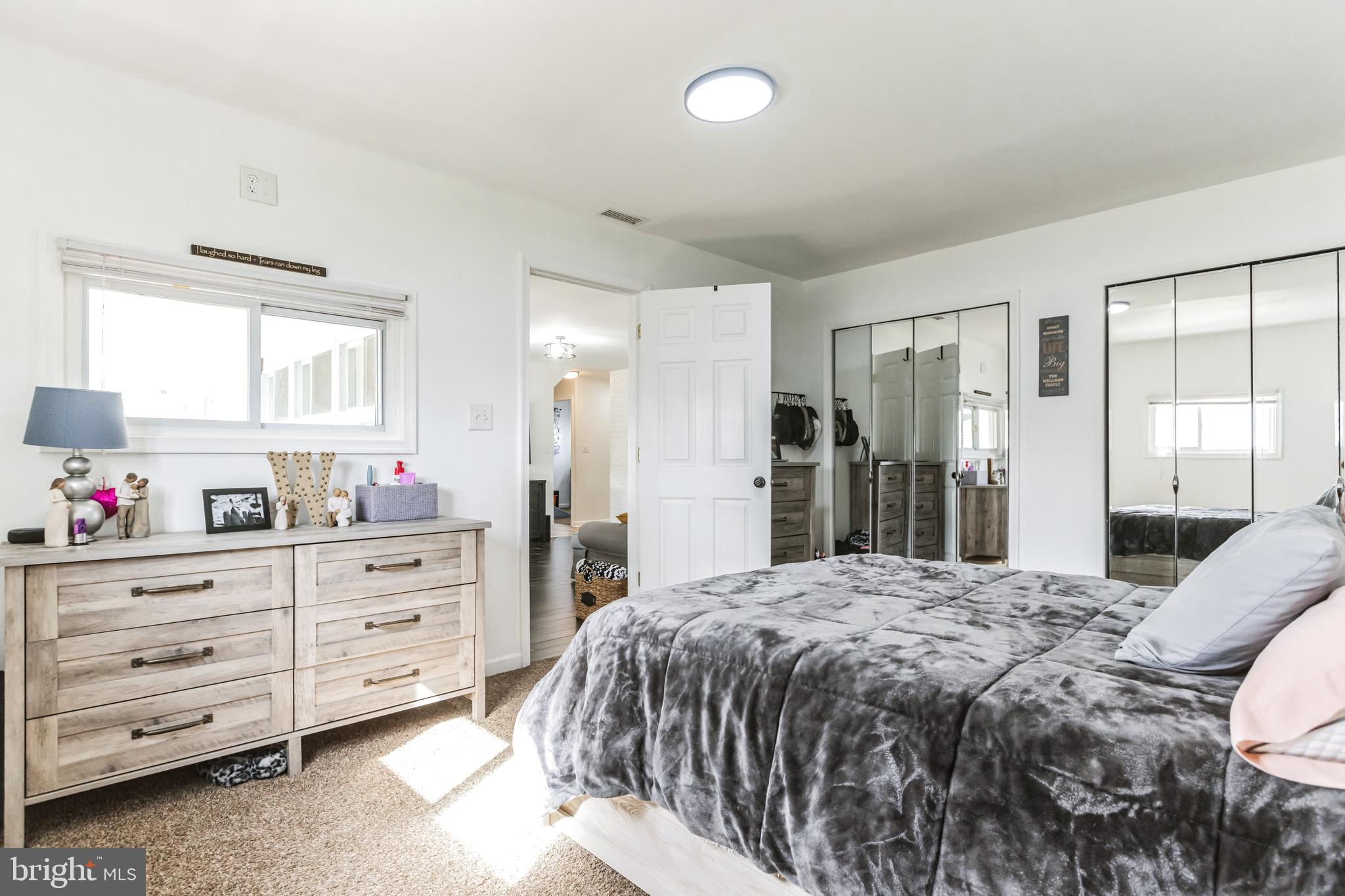 15 Ridge Ln