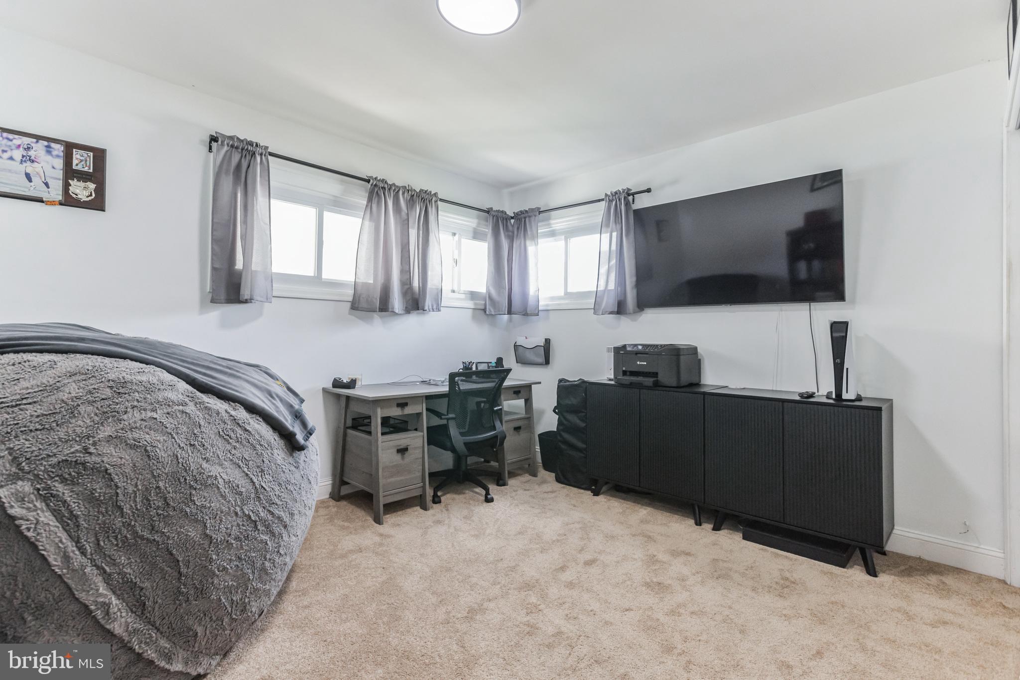 15 Ridge Ln