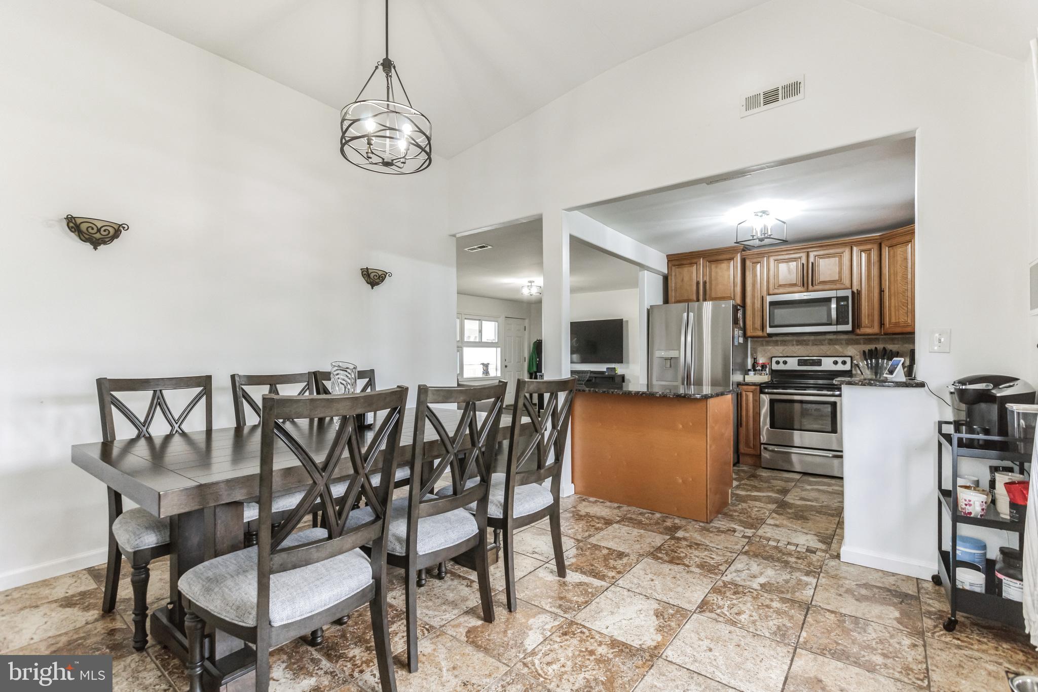 15 Ridge Ln