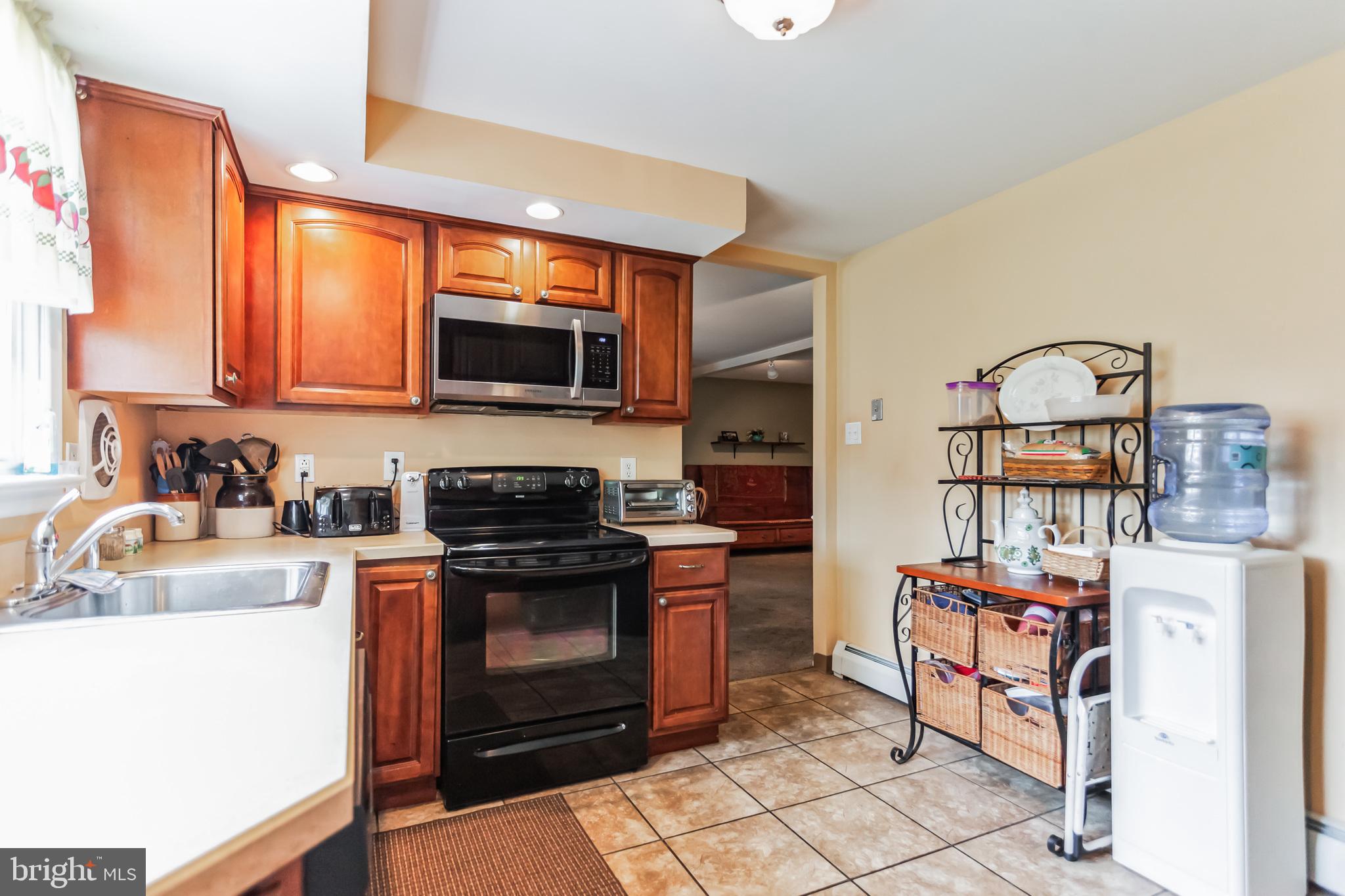 30 Meadow Ln