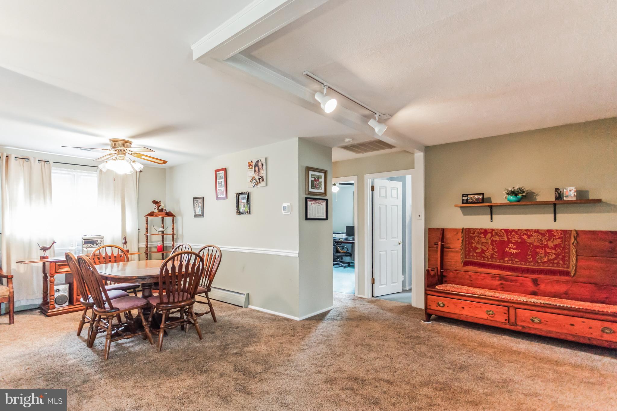 30 Meadow Ln