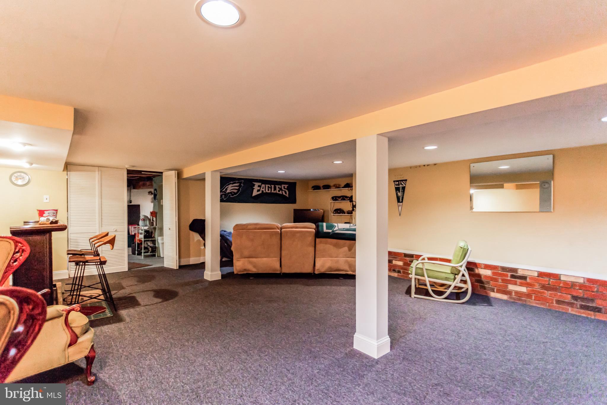 30 Meadow Ln