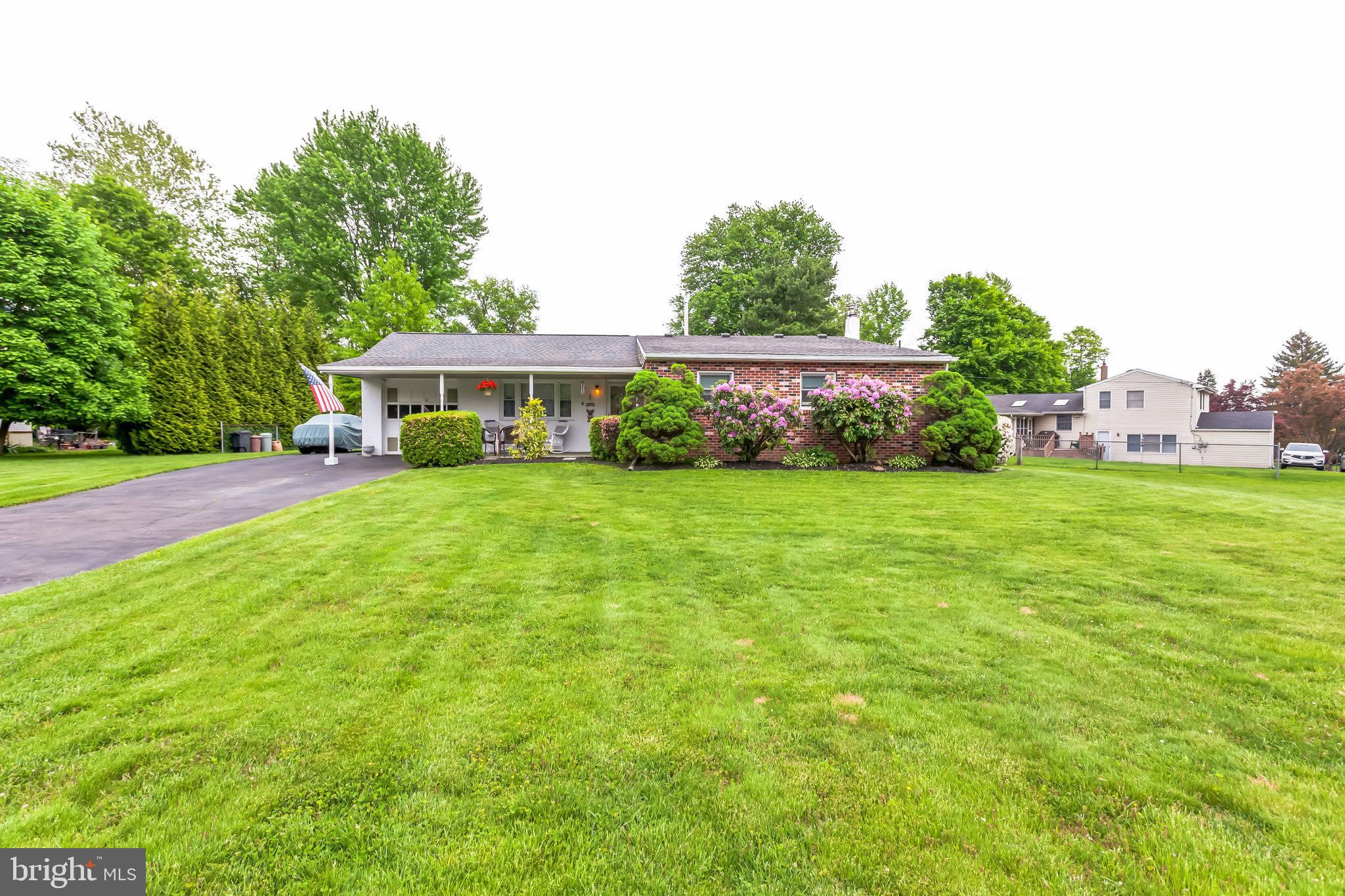 30 Meadow Ln