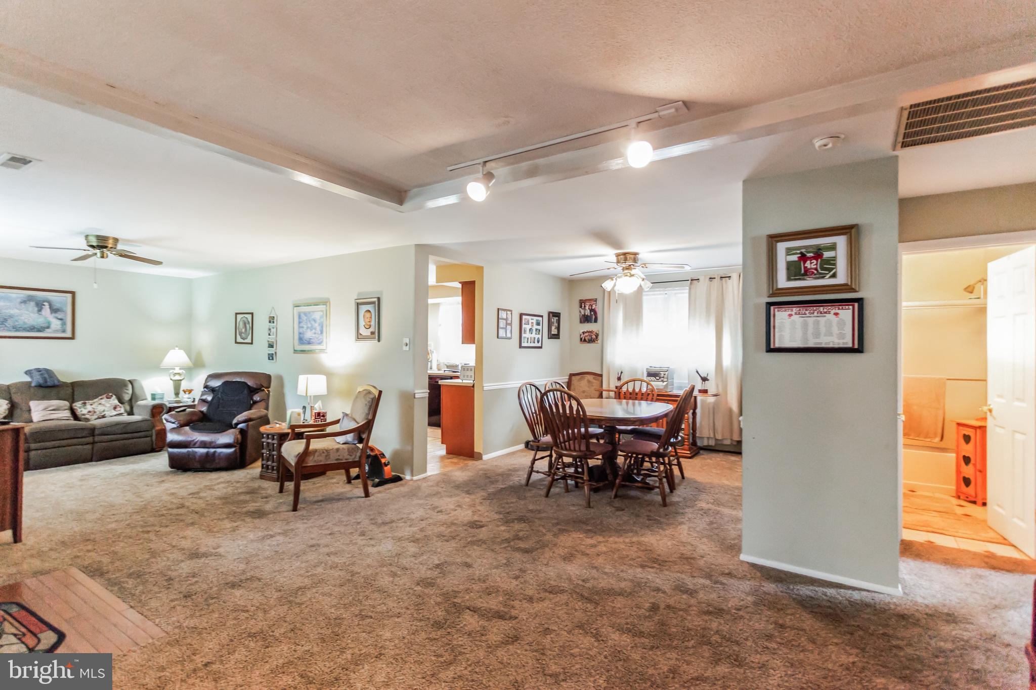 30 Meadow Ln
