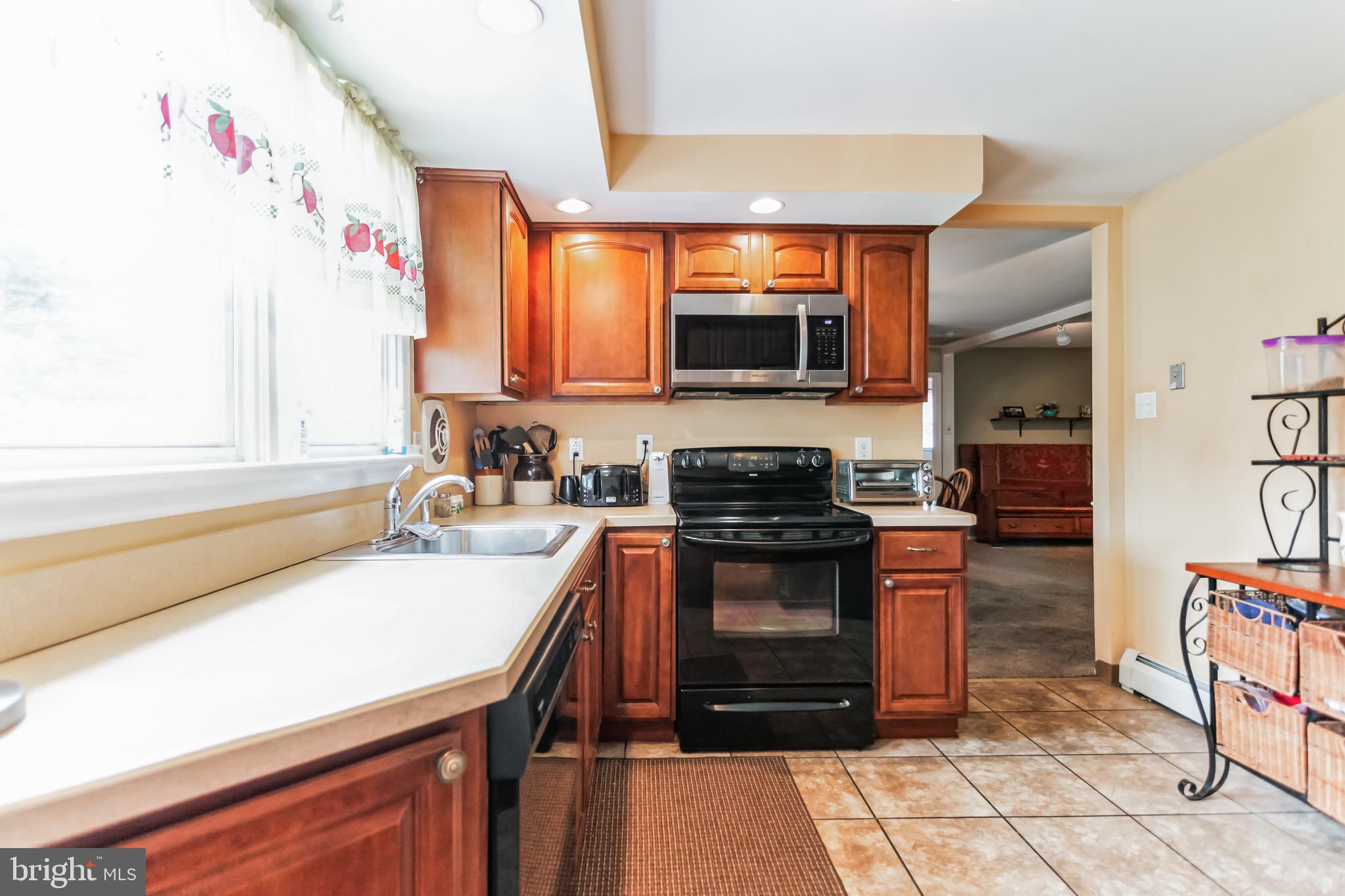 30 Meadow Ln