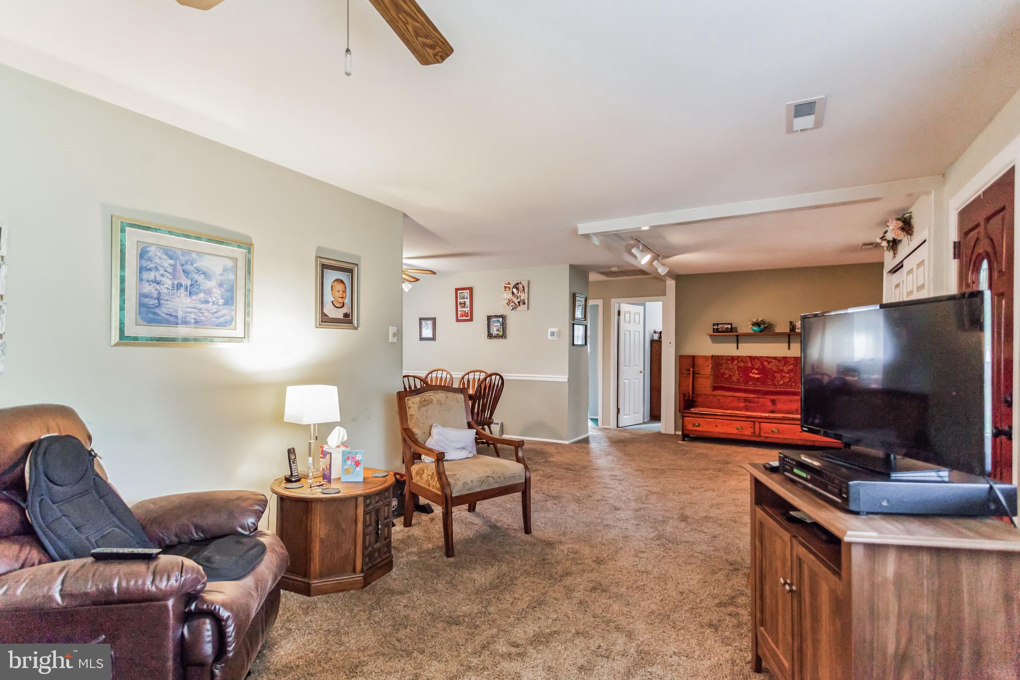 30 Meadow Ln