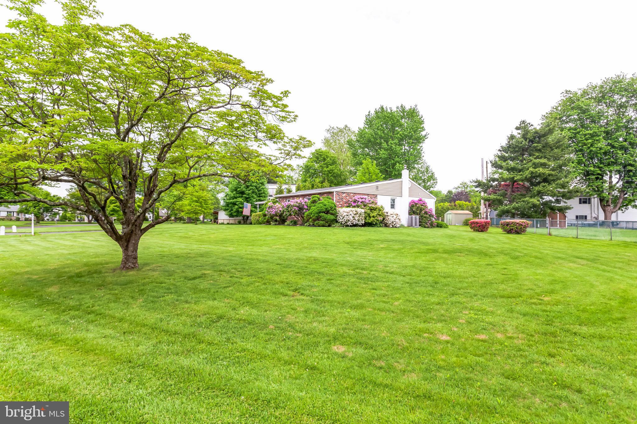 30 Meadow Ln