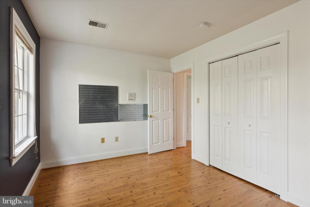 1329 Hilltown Pike